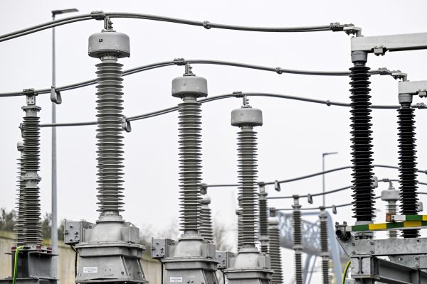 Technik in einem Batteriepark von Engie in Vilvoorde