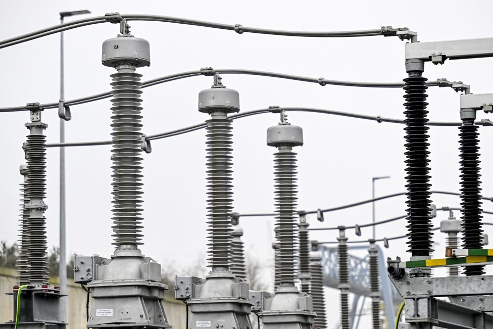 Technik in einem Batteriepark von Engie in Vilvoorde