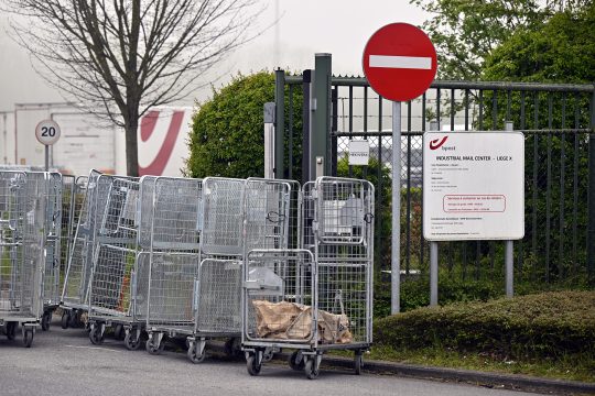 Blockade vor dem Bpost-Sortierzentrum in Awans