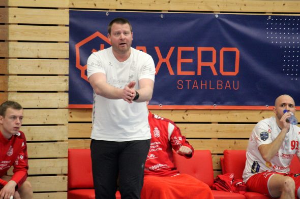 Trainer David L’Hoest beim Spiel der KTSV Eupen gegen Aalsmeer