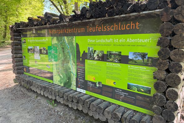 Im Dinosaurierpark Teufelsschlucht in Ernzen
