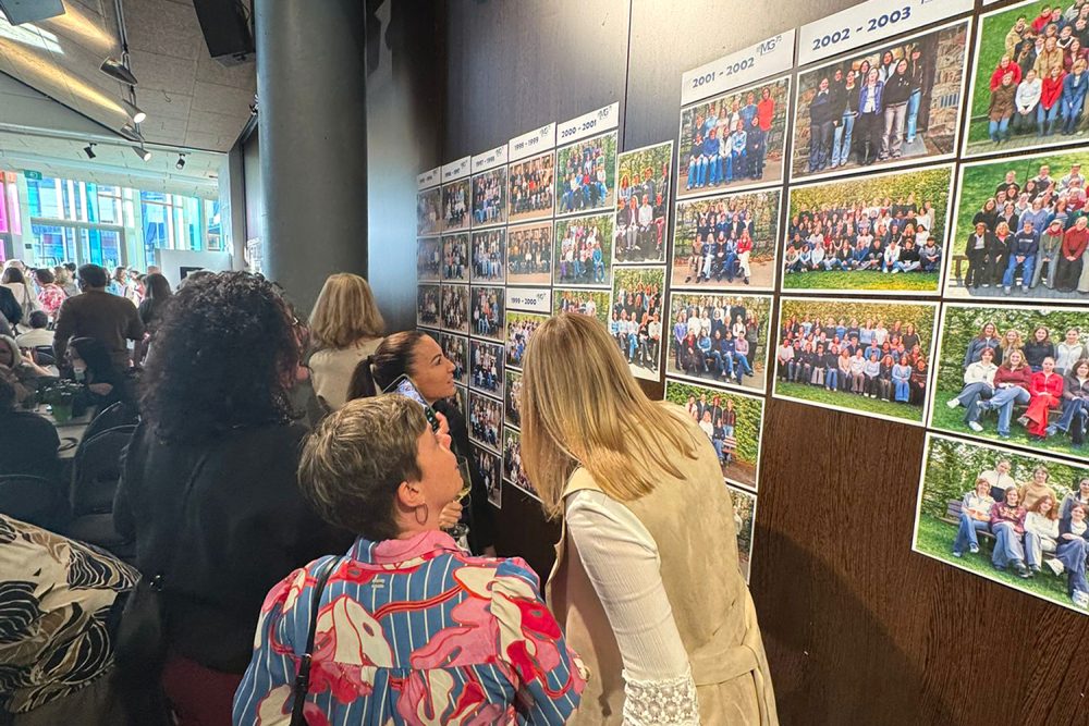 Fotowand mit allen Abschlussklassen seit 1967