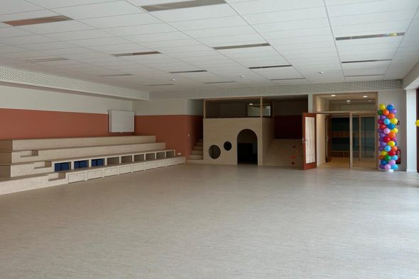 Halle im Neubau der Grundschule Herbesthal
