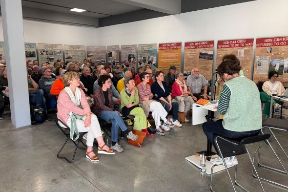 Historikerin Anne Morelli hält im Ikob einen Vortrag zum Thema Kriegspropaganda