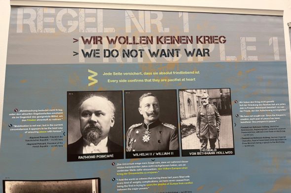 Ausstellung zum Thema Kriegspropaganda im Ikob