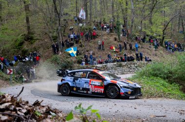 Thierry Neuville/Martijn Wydaeghe beim Shakedown der Rallye Kroatien - auf der Seite des Autos sieht man ein Bild von Craig Breen