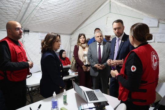 Außenminister Maxime Prévot trifft Mitarbeiter des Roten Kreuz im Libanon