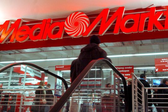 Mediamarkt-Geschäft innen mit Rolltreppe