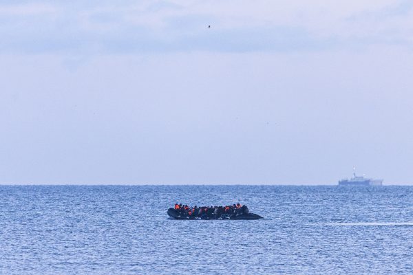 Migranten auf Boot im Ärmelkanal