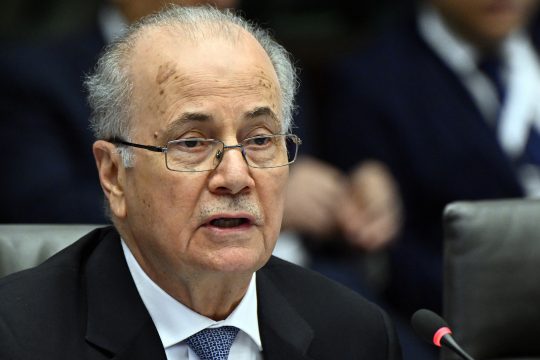 Der palästinensische Ministerpräsident Mohammad Mustafa bei der Konferenz in Brüssel