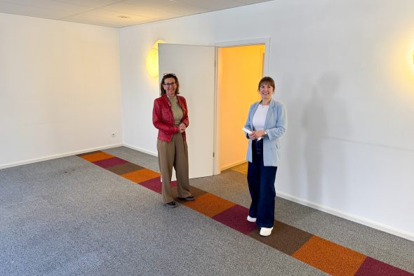 Caroline Loslever, Mittendrin-Projektkoordinatorin (rechts) und Doris Wertz, Geschäftsführerin Jospehine-Koch-Service (links)