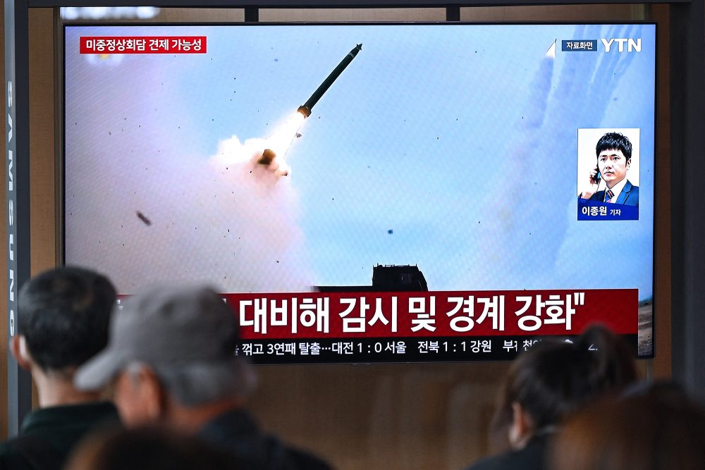 Die Bilder des Raketentests wurden live im südkoreanischen Fernsehen übertragen