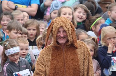 Der Osterhase beim Osterlauf in Eupen 2026