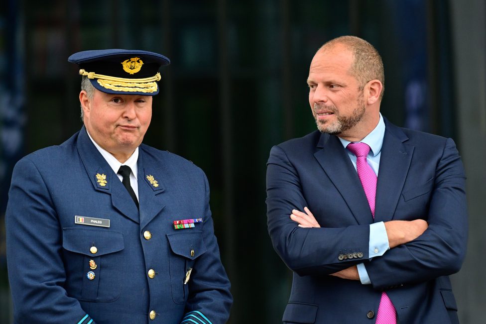 General Bernard Phaleg und Verteidigungsminister Theo Francken