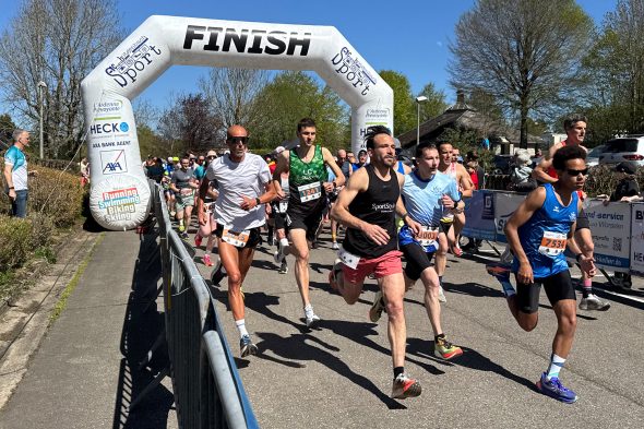 "Rund um den See" in Bütgenbach: Teilnehmer beim Start des Hauptlaufs