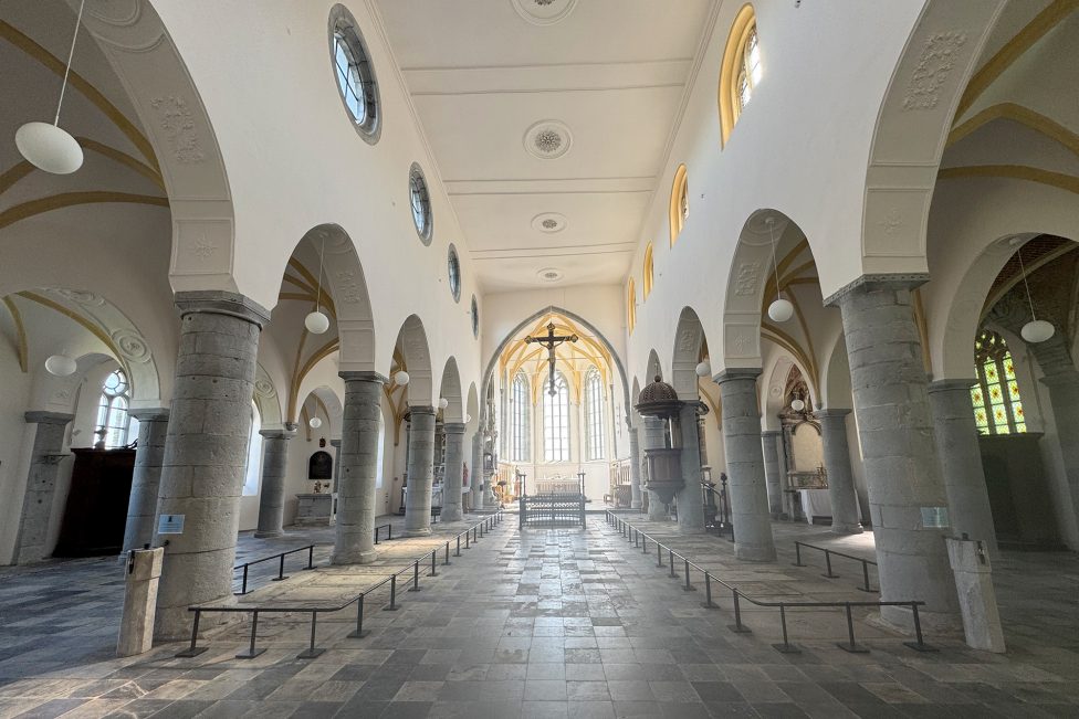Innenraum der Kirche Saint-Georges