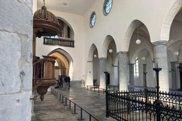 Innenraum der Kirche Saint-Georges