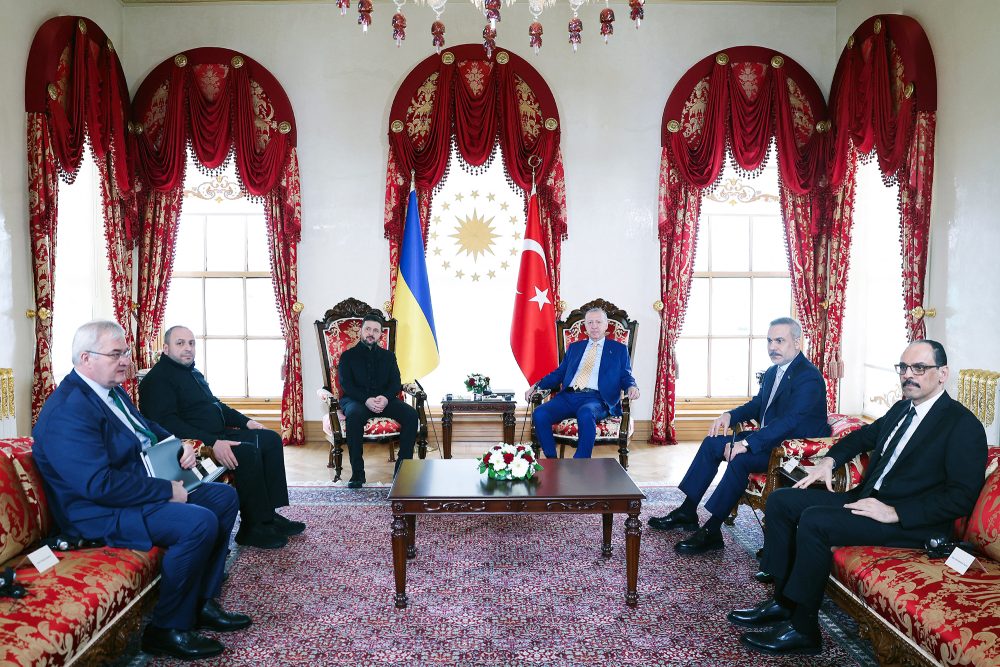 Der ukrainische und der türkische Präsident sitzen zusammen