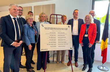 Gregor Freches, Jérôme Franssen, Patricia Creutz-Vilvoye, Ministerin Vanessa Matz, Oliver Paasch, Els Herrebout bei der Einweihung des neuen Staatsarchivs