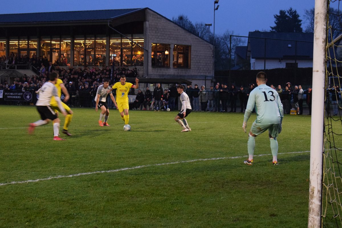 Spieler im Derby der 2. Provinzklasse C zwischen St. Vith und Weywertz