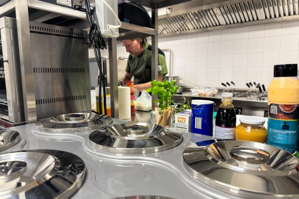 In der frisch renovierten Küche der Eupener Talsperre