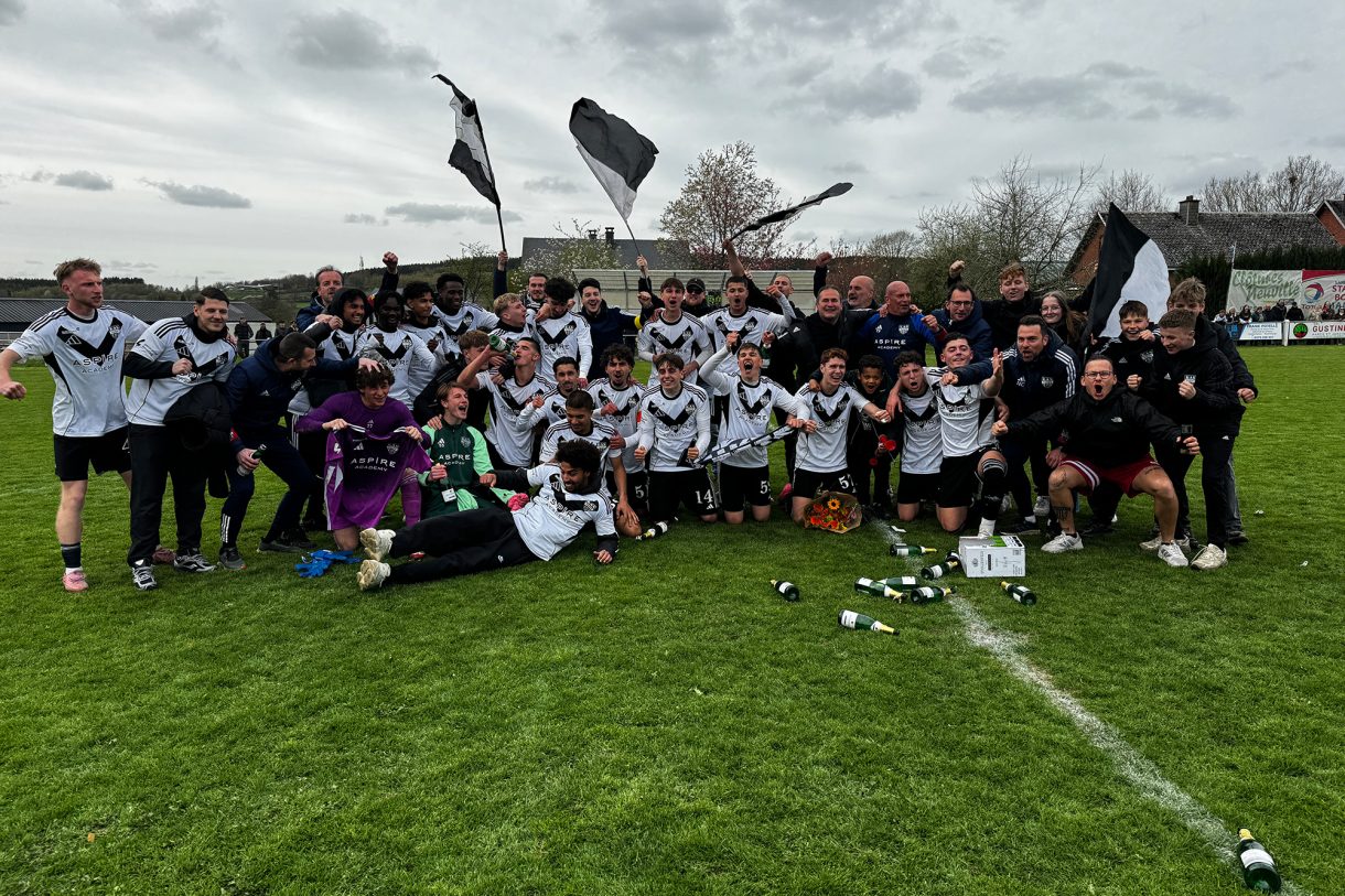 Grenzenloser Jubel bei Spielern, Betreuern und Fans der U23 der AS Eupen