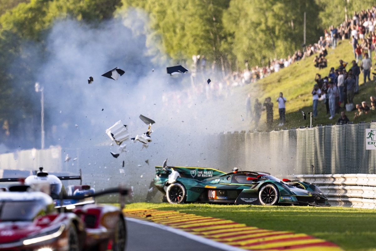 Der Unfall von Alex Riberas im Aston Martin 009 war der letzte in der ereignisreichen Schlussphase des Rennens