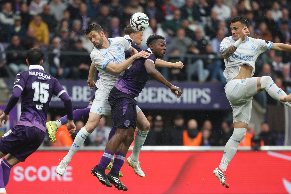 Spieler bei der Begegnung zwischen Brügge und Anderlecht