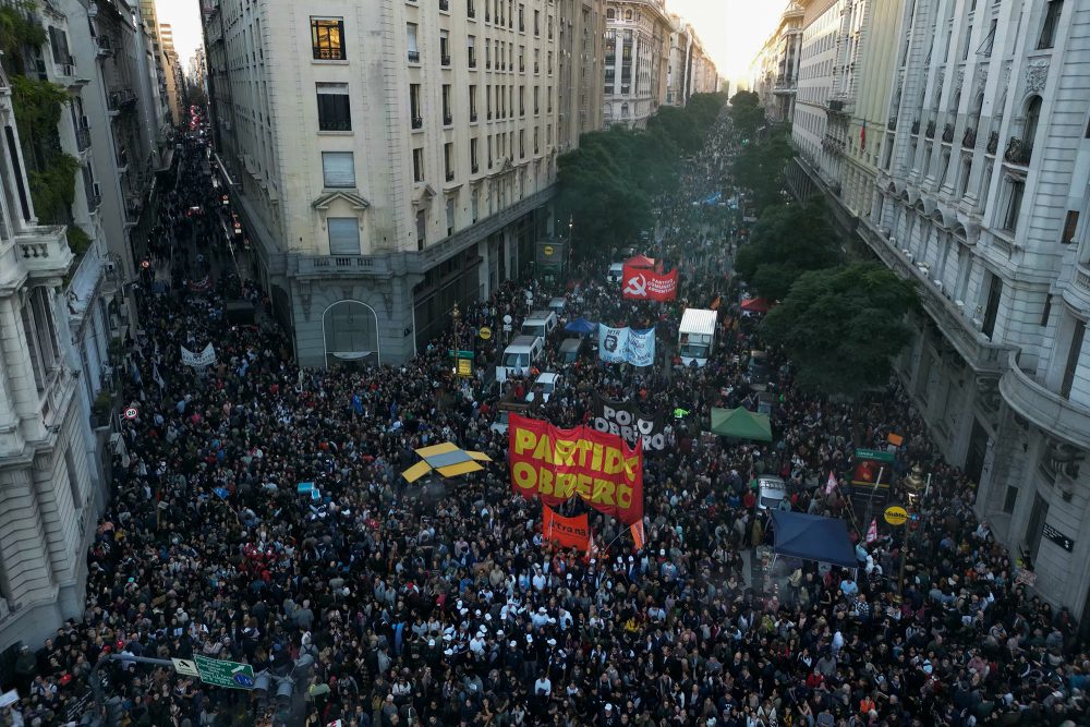 Studenten in Argentinien demonstrieren gegen die Sparpolitik der Regierung