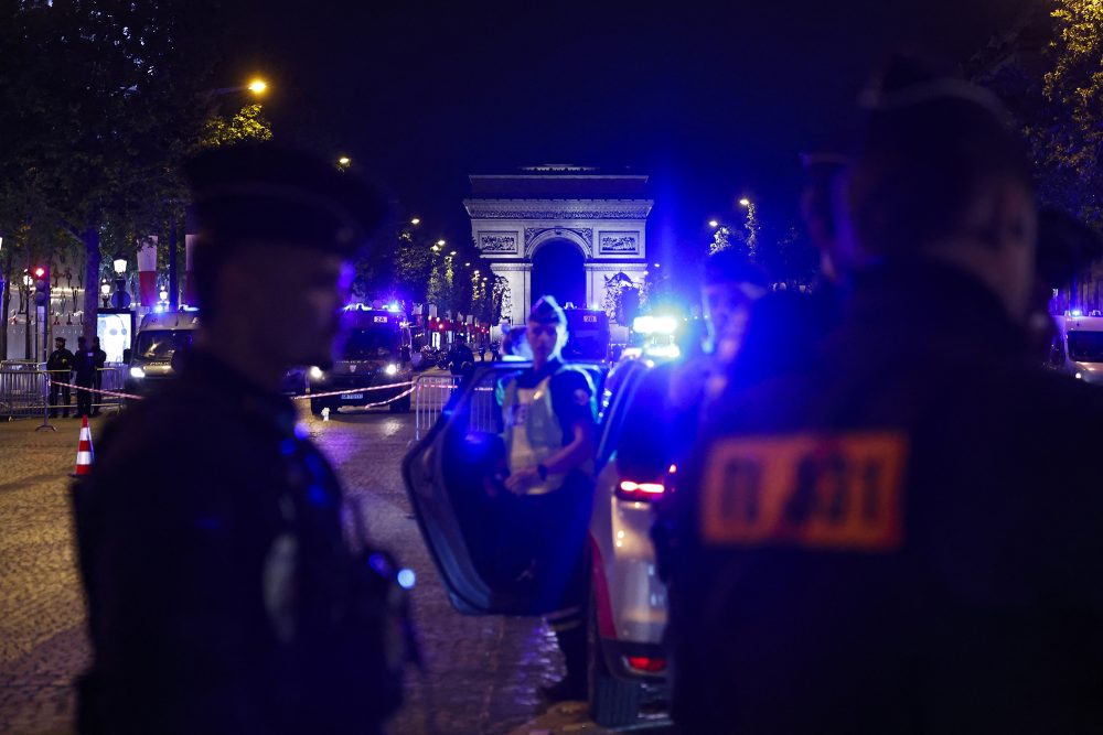 Polizei-Blockade in Paris nach dem Champions League-Halbfinale zwischen Bayern München und PSG
