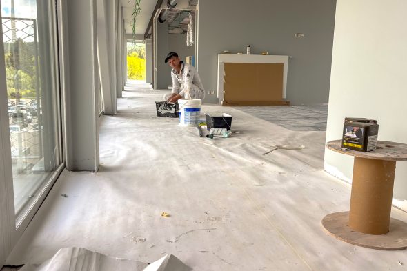 Arbeiten in dem neuen Gebäudeteil des Empfangsgebäudes