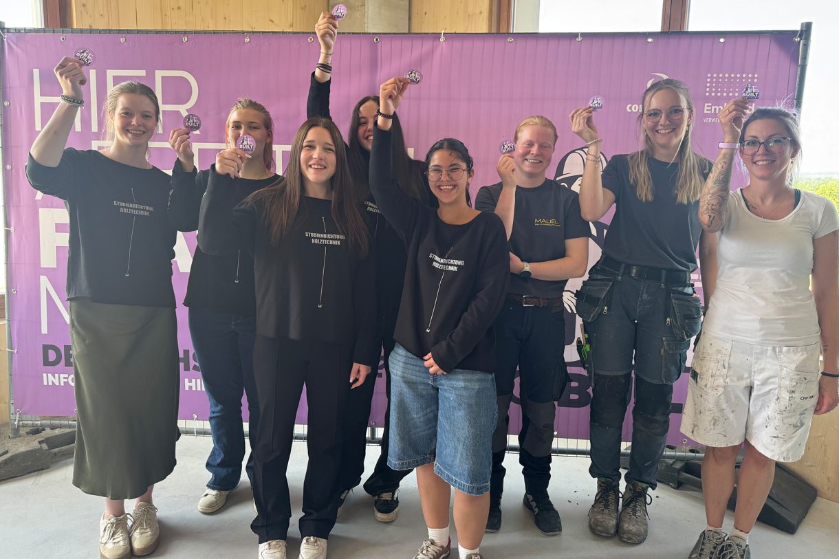 Gruppenbild bei der Vorstellung der Kampagne "Built to build"