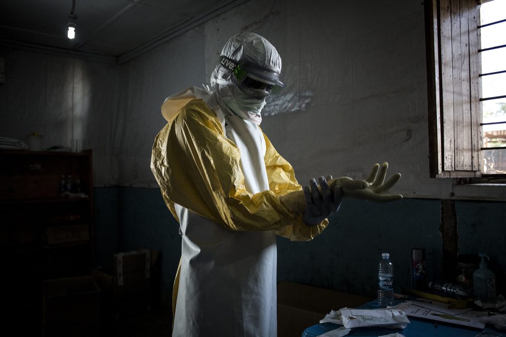 Mediziner im Ebola-Behandlungszentrum von Ärzte ohne Grenzen im November 2018 in Bunia