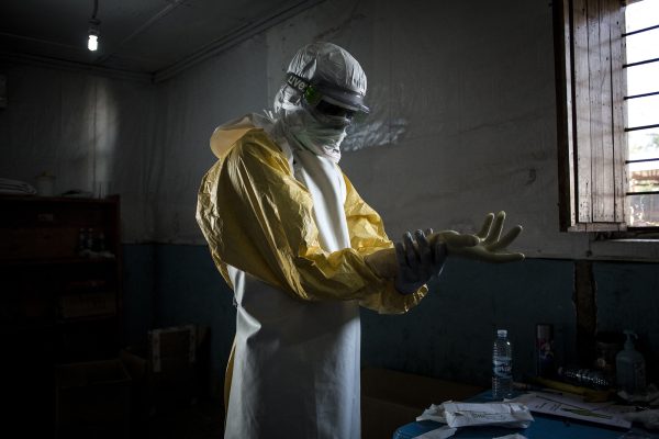 Mediziner im Ebola-Behandlungszentrum von Ärzte ohne Grenzen im November 2018 in Bunia