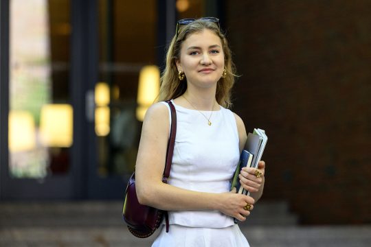 Prinzessin Elisabeth auf dem Gelände der Harvard-Universität in Cambridge