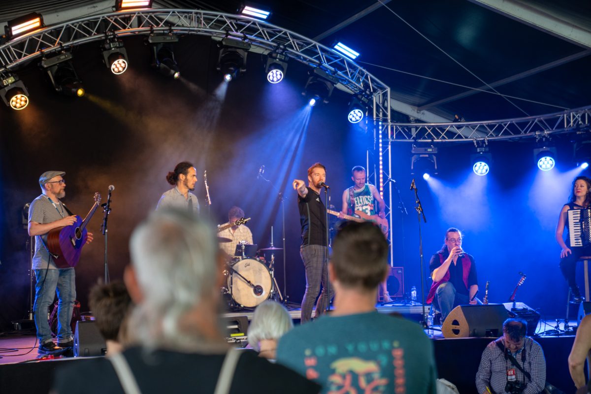 Künstler und Besucher beim Eupen Musik Marathon 2026
