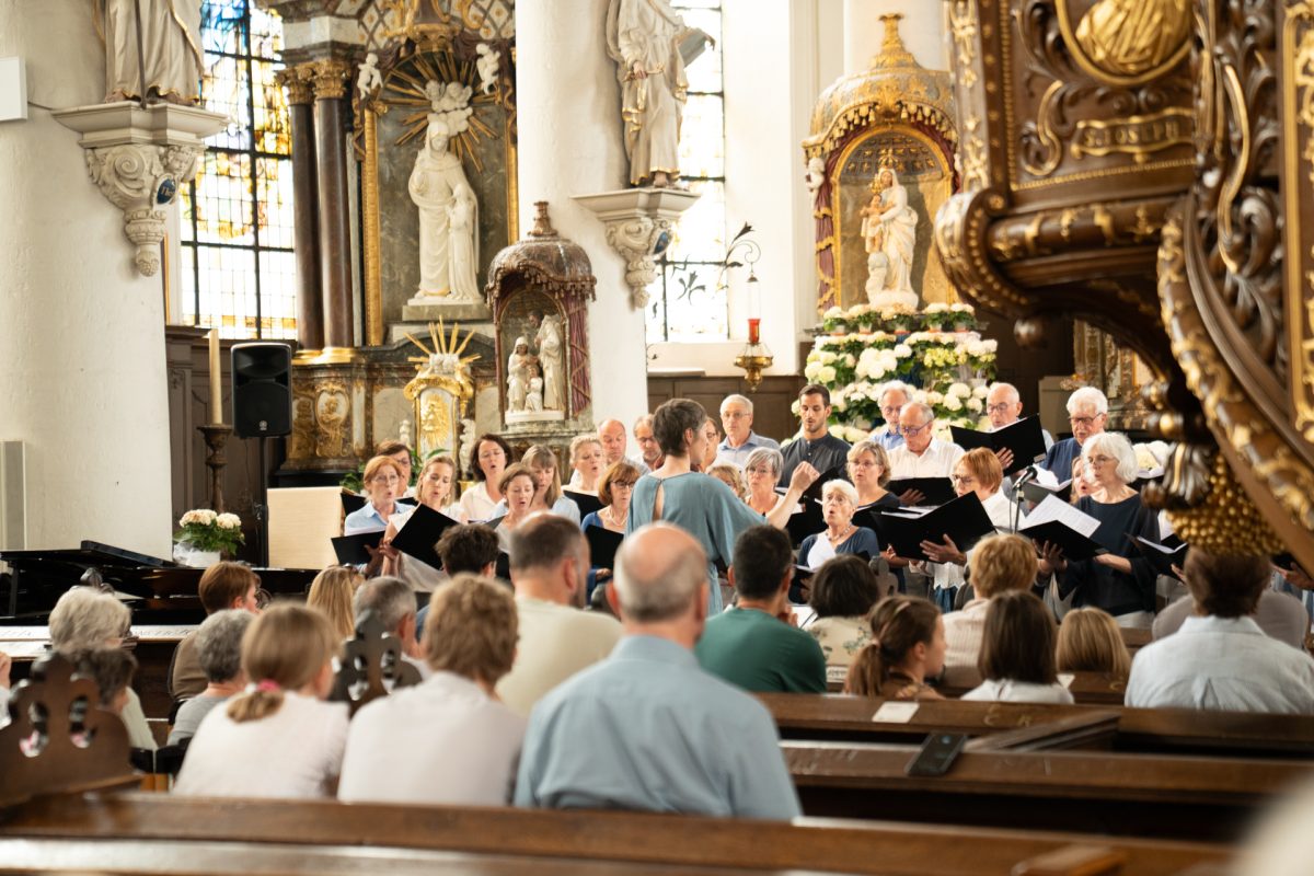 Künstler und Besucher beim Eupen Musik Marathon 2026