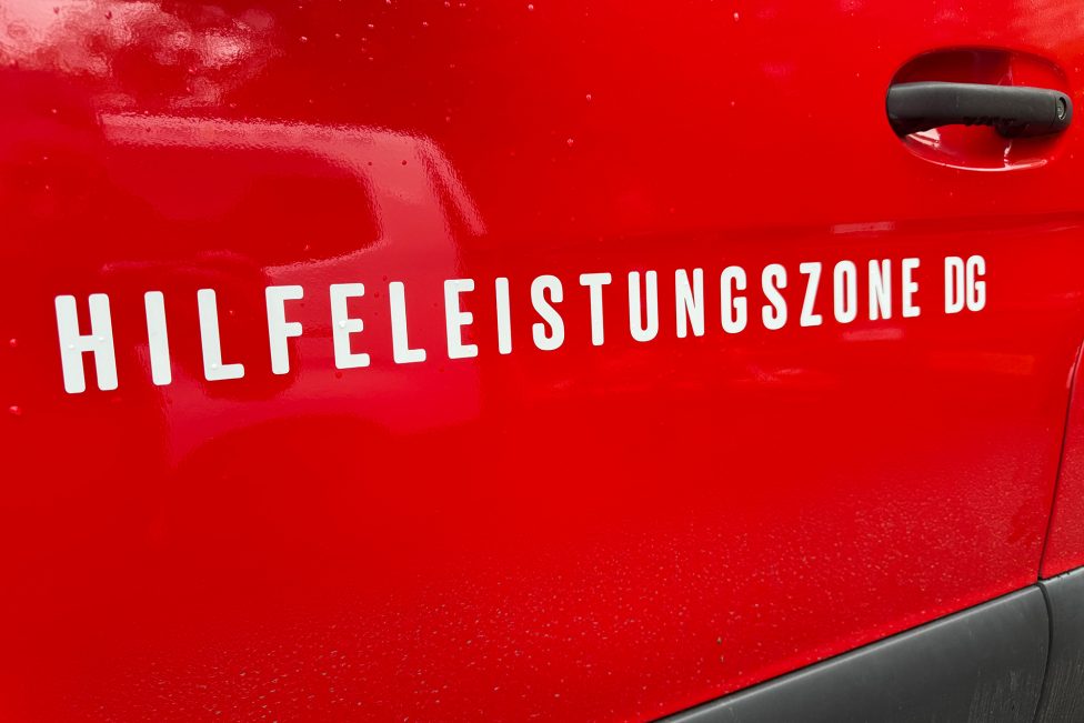 Wagen der Hilfeleistungszone DG mit Aufschrift