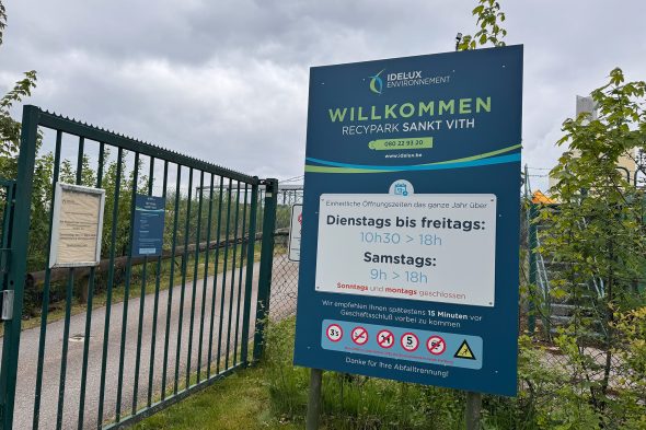 Idelux-Recyparcs: Container für wiederverwendbare Gegenstände holen die Dabei VoG in die Eifelgemeinden