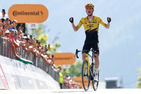 Sepp Kuss bei der Zieleinfahrt der 19. Etappe des Giro d’Italia