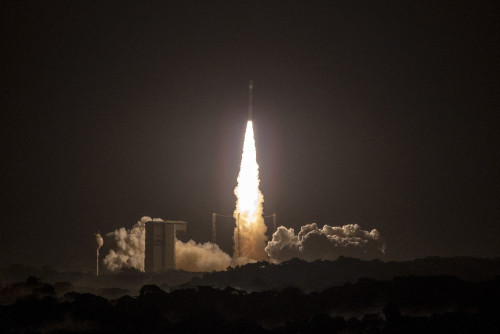Die Vega-C-Rakete beim Start in Französisch-Guyana