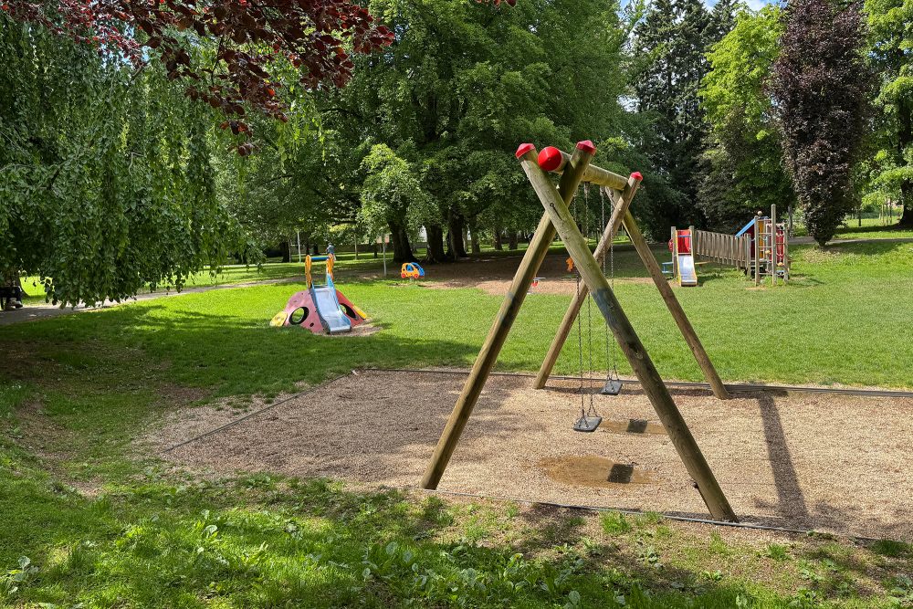 Schaukel auf dem Spielplatz Klinkeshöfchen