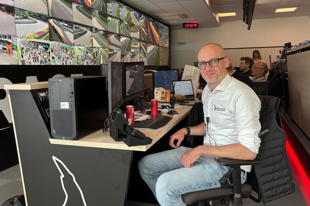 Sven Leufgen im Rennkontrollzentrum beim Sechs-Stunden-Rennen von Spa-Francorchamps