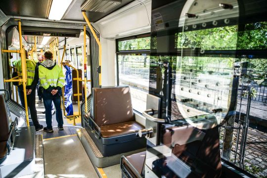 Innenansicht einer De-Lijn-Tram