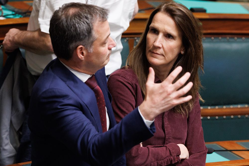 Sophie Wilmès und Alexander De Croo 2024 bei einer Sitzung in der föderalen Abgeordnetenkammer