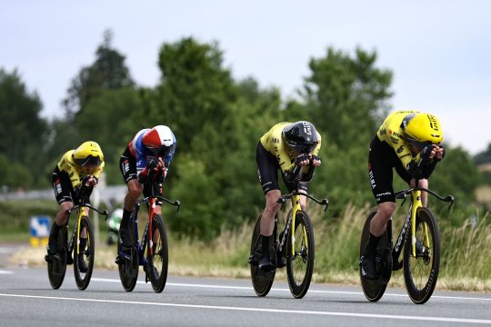 Visma-Lease a Bike beim Mannschaftszeitfahren