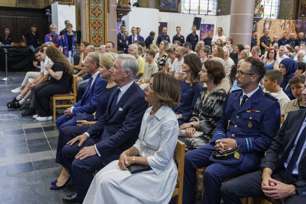 Königspaar nimmt an Gedenkfeier in Buggenhout teil