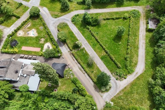 Das Gelände des ehemaligen Campings Hertogenwald in der Eupener Unterstadt von oben