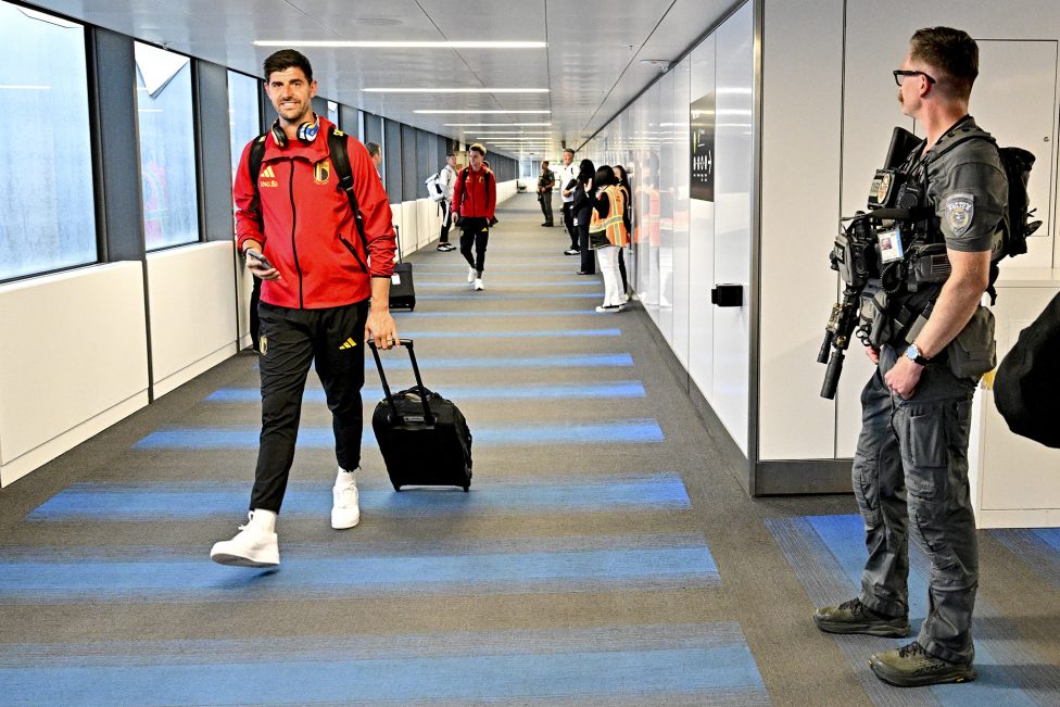 Torhüter Thibaut Courtois bei seiner Ankunft am Flughafen von Seattle