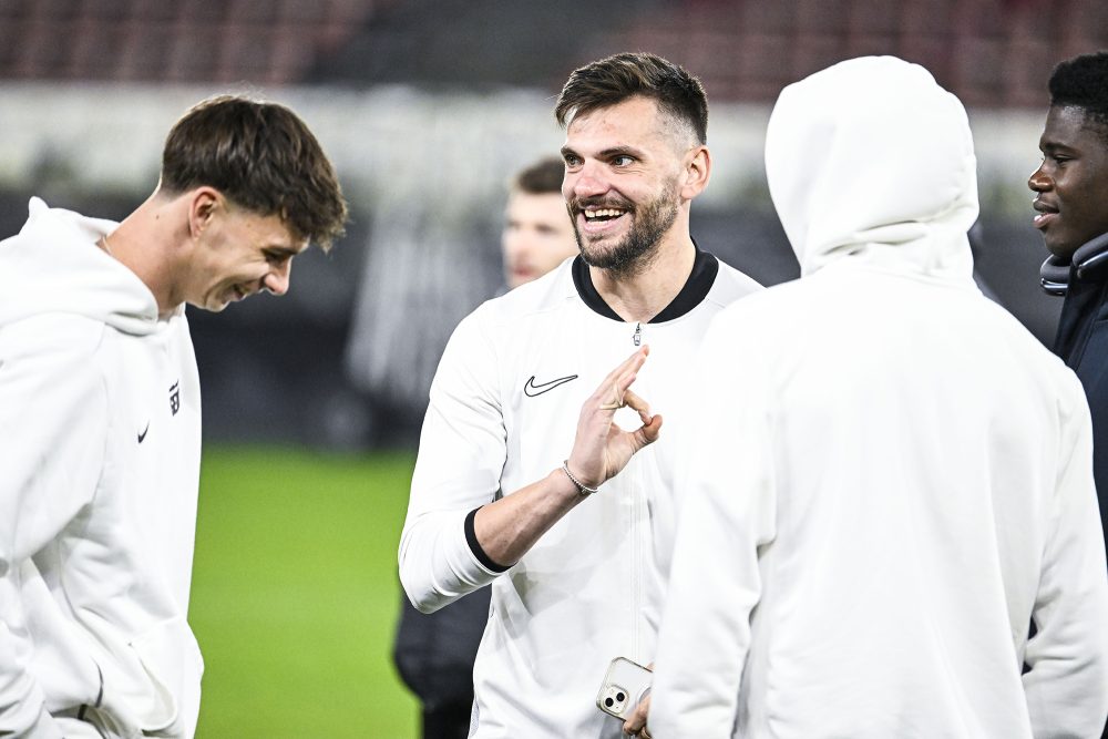Genk-Torhüter Hendrik Van Crombrugge mit teamkollegen vor dem Europa-League-Spiel in Utrecht im Januar